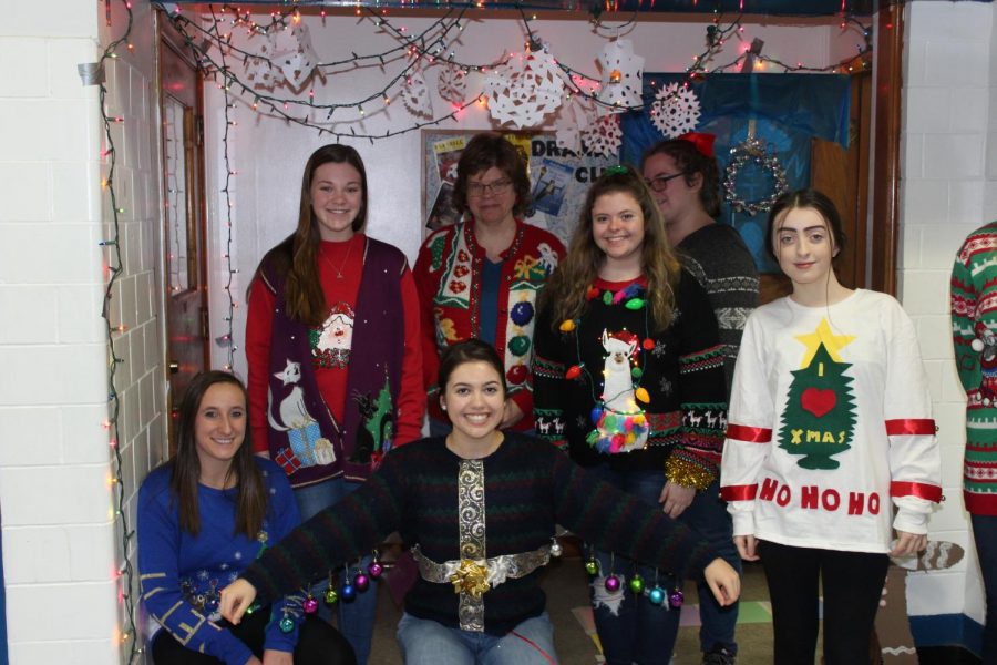 Mrs. Hydes journalism class all dressed up in their holiday sweaters.