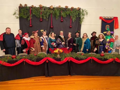 The whole cast of the Madrigal Feast.